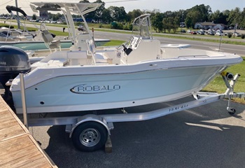 2023 Robalo R180 Ice Blue/White Boat